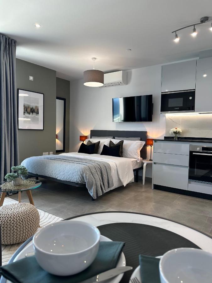 E1 Presidential Studios On High Floor With Stunning Sea Views Gibilterra Esterno foto