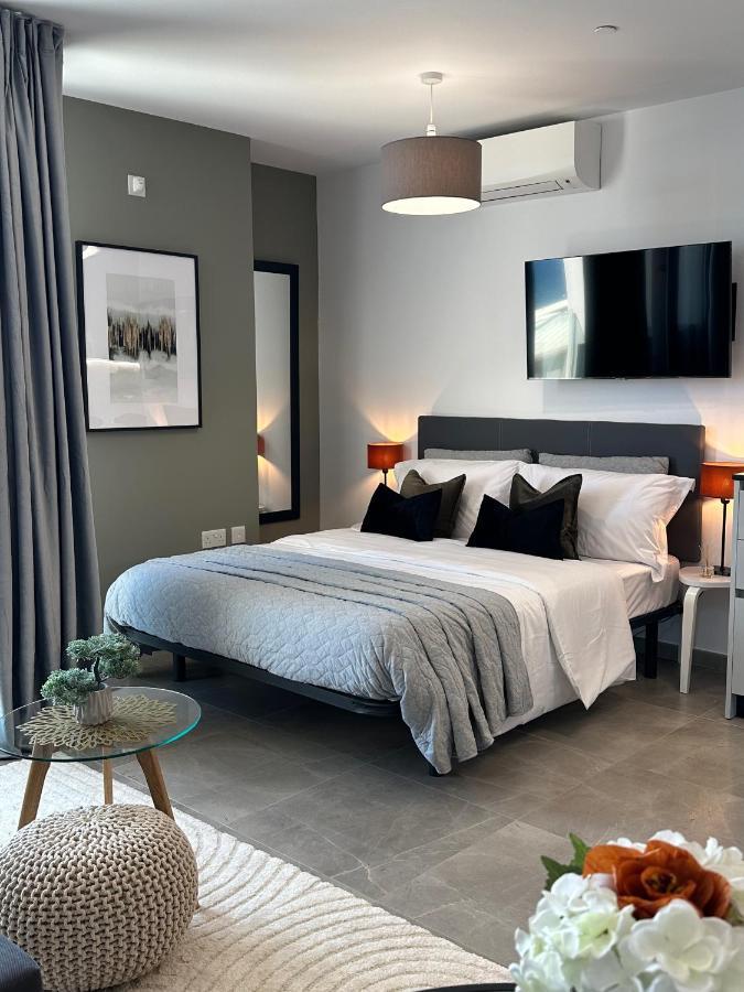 E1 Presidential Studios On High Floor With Stunning Sea Views Gibilterra Esterno foto