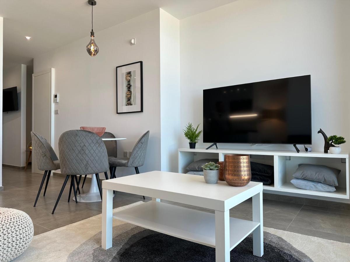 E1 Presidential Studios On High Floor With Stunning Sea Views Gibilterra Esterno foto