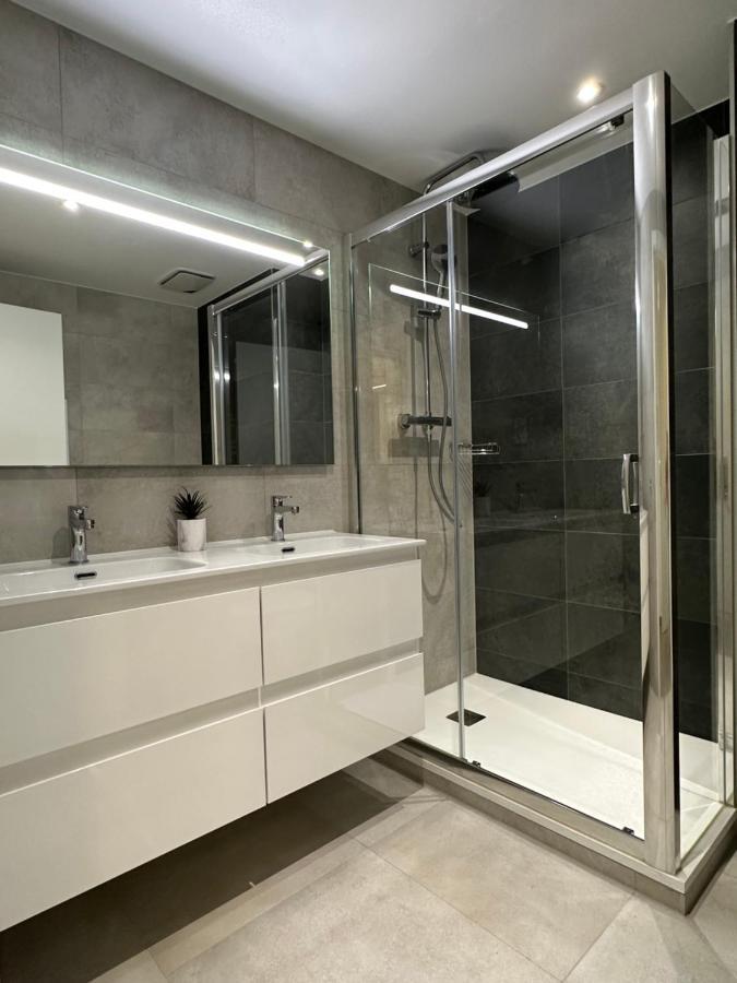 E1 Presidential Studios On High Floor With Stunning Sea Views Gibilterra Esterno foto