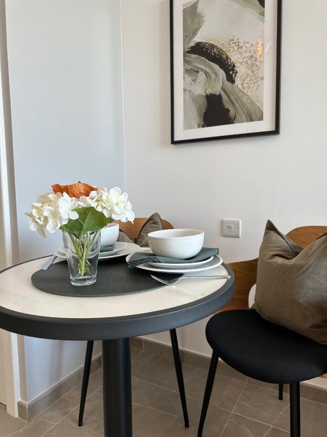 E1 Presidential Studios On High Floor With Stunning Sea Views Gibilterra Esterno foto